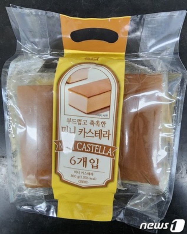 パン類に使用できない防腐剤成分が検出され、販売中止となった中国産カステラ製品(c)news1