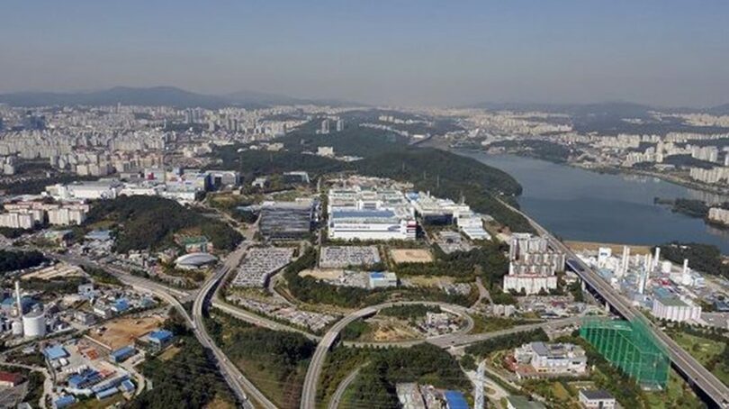 サムスン電子の半導体生産団地、器興キャンパスの航空写真＝サムスン電子(c)KOREA WAVE