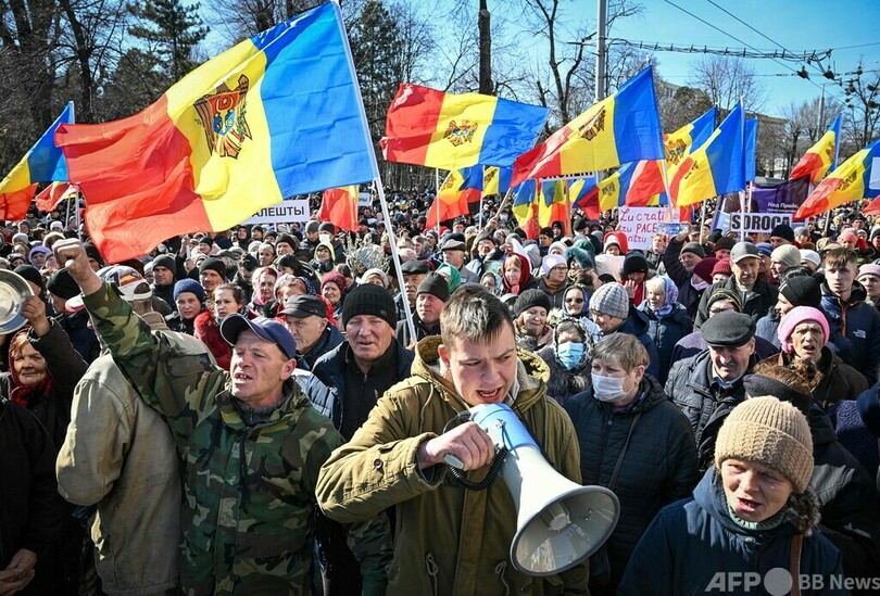 モルドバで大規模抗議デモ ロシア関与の疑いも
