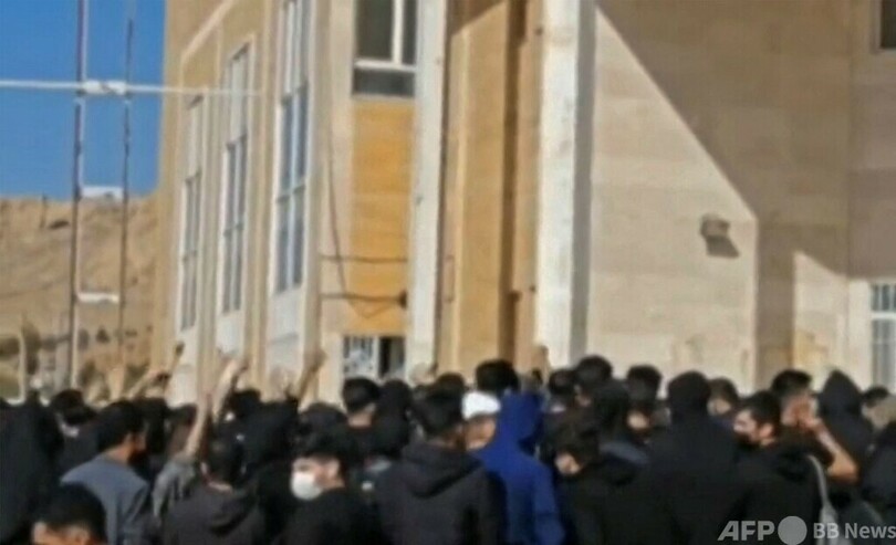 イラン、クルド系地域で大規模弾圧 革命防衛隊投入か