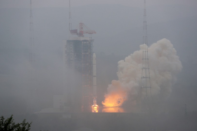 中国、二つの地球観測衛星の同時打ち上げに成功