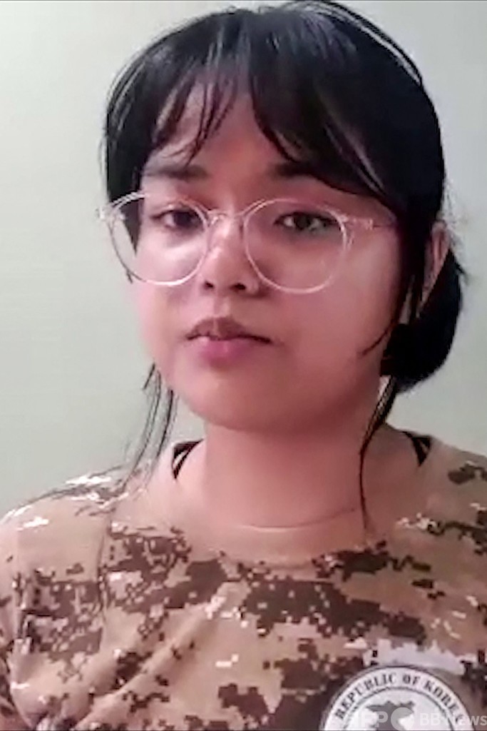 教師の「レイプするなら成人を」発言告発、17歳少女が虐待批判の旗手に