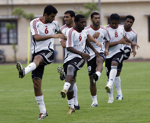 Uae代表 ベトナム戦へ向け練習 写真6枚 国際ニュース Afpbb News Uae代表 ベトナム戦へ向け練習 写真6枚 国際ニュース Afpbb News