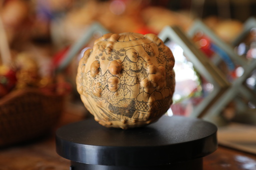 写真特集】ひょうたん、ヤシの実、繊細な彫刻技術を伝承 中国