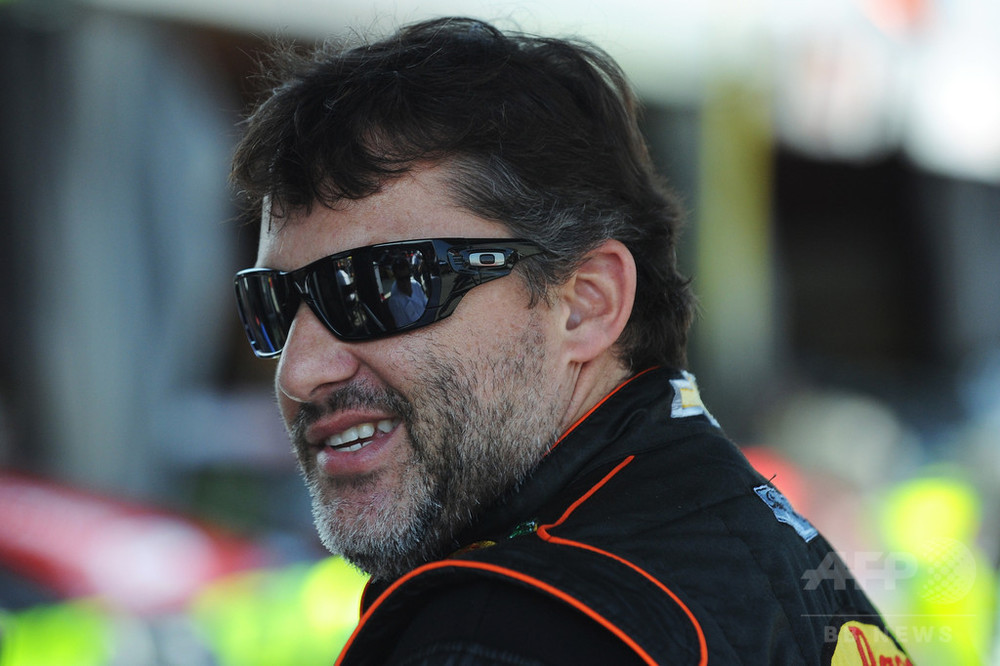 スチュワートのNASCAR死亡事故、大陪審が審理へ 写真1枚 国際ニュース