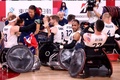 東京パラリンピック、車いすラグビー男子で金メダル獲得を喜ぶ英国の選手（2021年8月29日撮影）。(c)Behrouz MEHRI/ AFP
