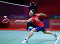バドミントン、インドネシア・マスターズ、男子シングルス準決勝。リターンを打つ桃田賢斗（2021年11月20日撮影）。(c)AFP PHOTO / Badminton Association of Indonesia
