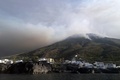イタリア・シチリア島沖のストロンボリ島の火山噴火（2019年7月3日撮影）。(c)Giovanni ISOLINO / AFP