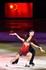 平昌冬季五輪、フィギュアスケートのエキシビションに臨む隋文静/韓聰組（2018年2月25日撮影）。(c)AFP/Mladen ANTONOV