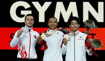 萱和磨が男子平行棒で銅メダル、金はフレーザー 世界体操