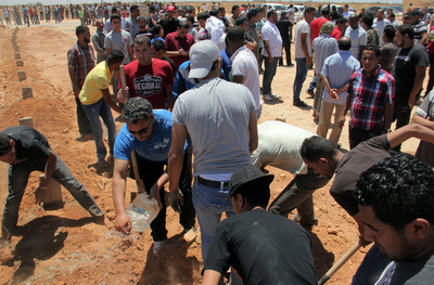 リビア、民兵組織解体求めるデモで31人死亡 参謀長が辞任