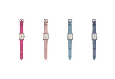 「シャネル」ボーイフレンドにカラーストラップモデル登場