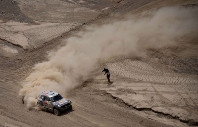 アルアティアがステージ4勝目、総合優勝に大きく前進 ダカールラリー