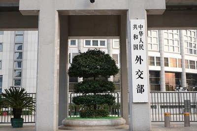 中国特使 カンボジアとタイを再度訪れて早期の平和再建を後押し  