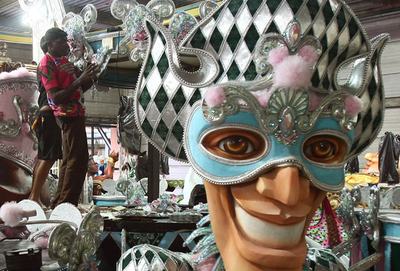 リオのカーニバル、舞台裏ではセックスと警備が問題に