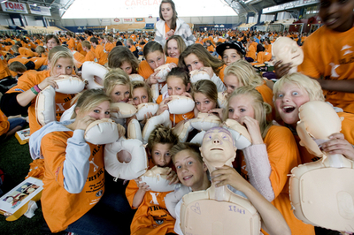 3691人が同時に蘇生訓練でギネス記録、ノルウェー