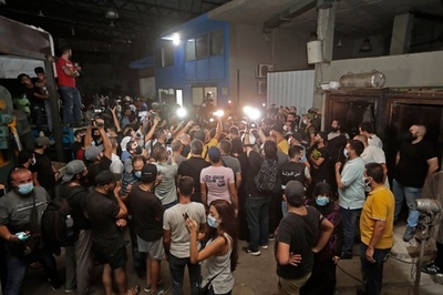 レバノン首都に「武器庫」とイスラエル首相 ヒズボラ、即座にその場所を公開