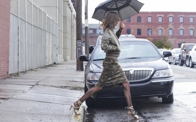 ユニクロ「カリーヌ・ロワトフェルド」春夏コレクション、1月22日発売