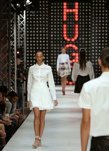 ＜08年春夏ベルリン・コレクション＞ヒューゴ・ボス、新作を発表