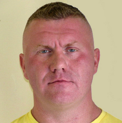 元恋人らを銃撃した男が逃亡中、捜査網を強化 英国