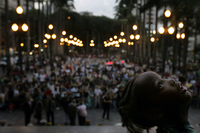 サンパウロでアフリカ系モデル差別への抗議デモ