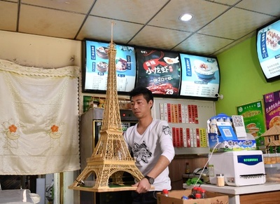 どっちが本業？ ワンタン店に「ギャラリー」  石家荘