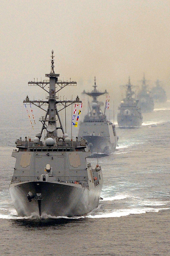 釜山沖に各国艦艇、韓国海軍創設60周年の観艦式