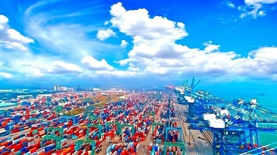 中国の対外貿易、18カ月連続でプラス成長、対日輸出入10.7%増