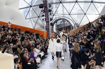 ブランドの伝統にテクノロジーを融合して、「ルイ・ヴィトン」15/16秋冬