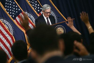 トランプ氏、FRB議長を「ばか」呼ばわり 利下げ見送りで