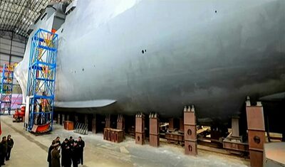 北朝鮮の原子力潜水艦は6000～7000トン級と推定…米朝対話狙いの公開か