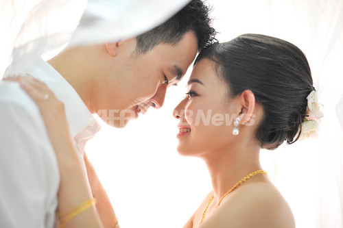 連休中の結婚式を嫌う中国人 出費が増えて迷惑 写真1枚 ファッション ニュースならmode Press Powered By Afpbb News 連休中の結婚式を嫌う中国人 出費が増えて迷惑 写真1枚 ファッション ニュースならmode Press Powered By Afpbb News