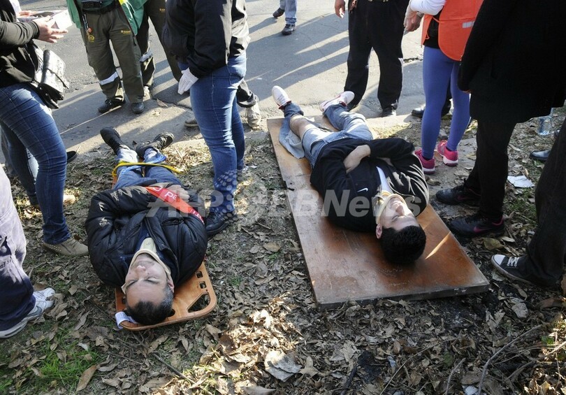 アルゼンチンで列車衝突事故、3人死亡 155人負傷