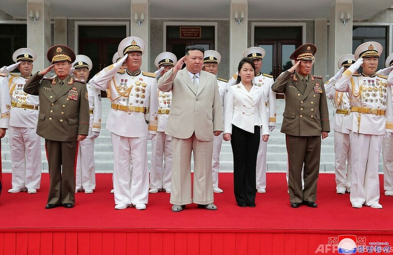 金氏、海軍増強を指示 周辺海域に「核戦争の危険」