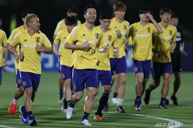 W杯日本代表がカタール入り、ドーハで練習
