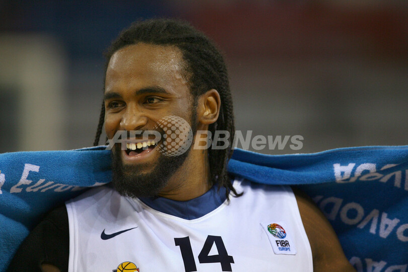 フランス トルコを破り決勝トーナメントへ