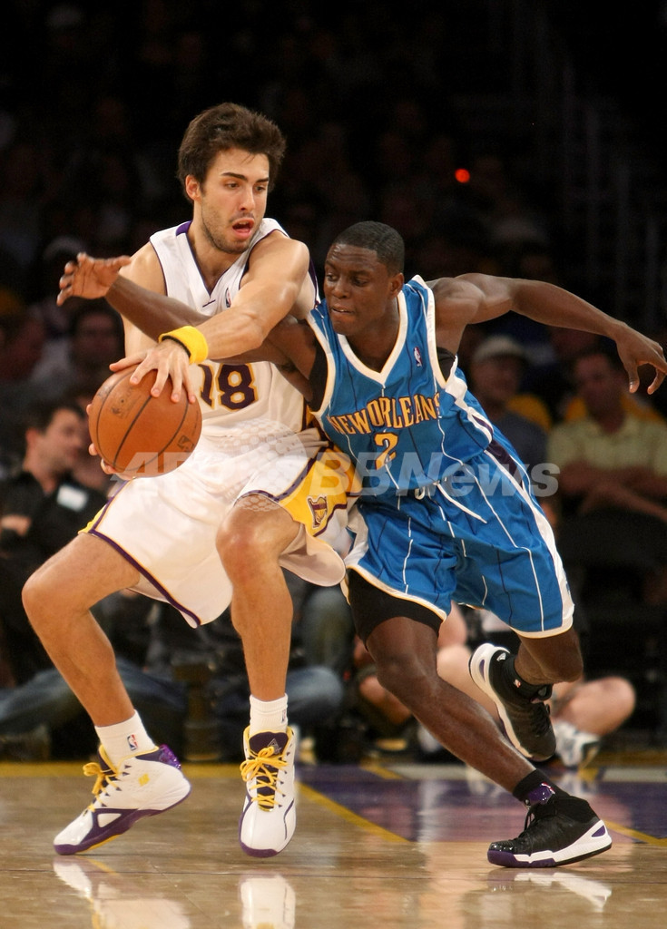 レイカーズ ホーネッツを下し5連勝