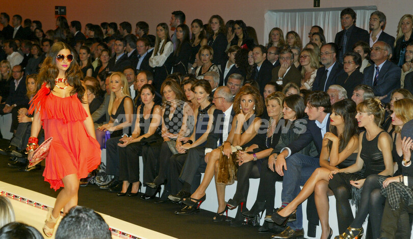 マンゴ2009年春夏コレクションのテーマは『夢の遊び場』