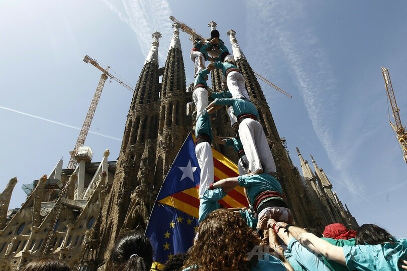 欧州各地に｢人間の塔｣、カタルーニャ州独立求め