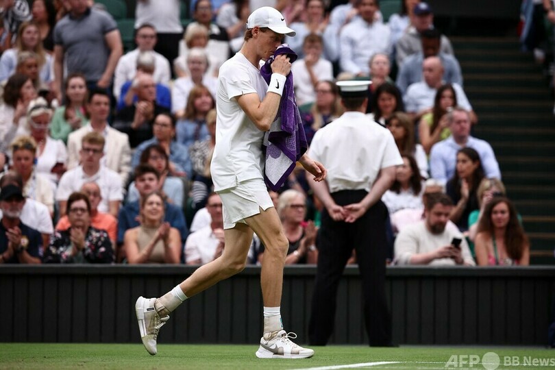 メドベが世界1位シナー破る 2年連続のウィンブルドン4強入り