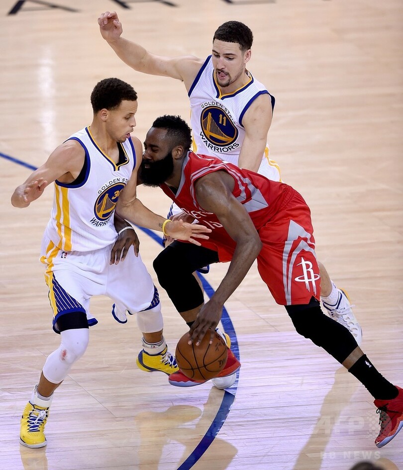 ウォリアーズが再び接戦を制す、2連勝でファイナルに前進