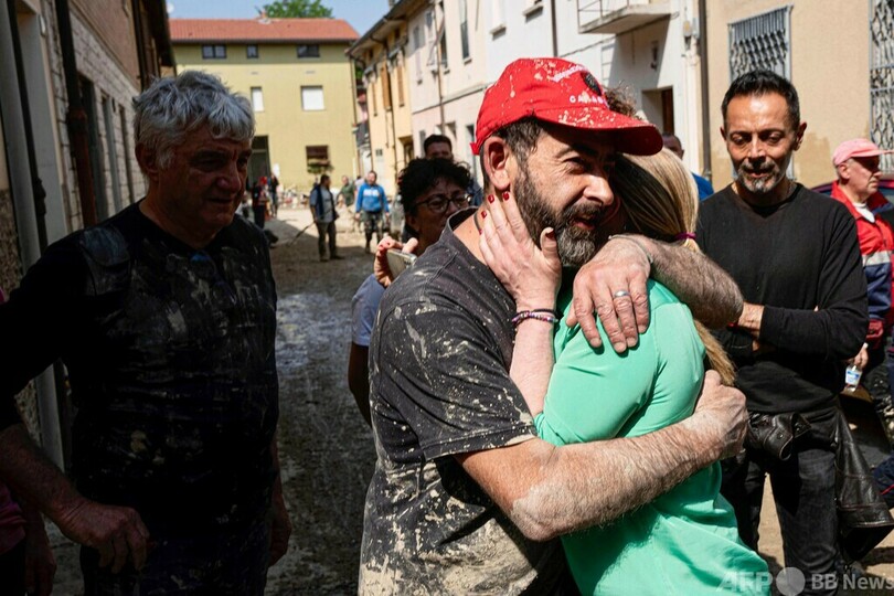 メローニ伊首相、洪水被災地を視察