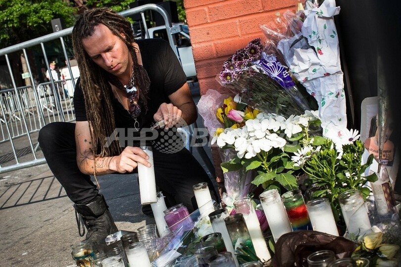 ニューヨークで同性愛者殺人に抗議、数千人がデモ