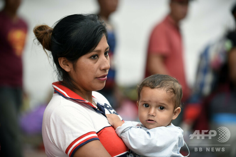 中米移民集団、メキシコ市で再結集図る 国境付近の米兵 約4800人に