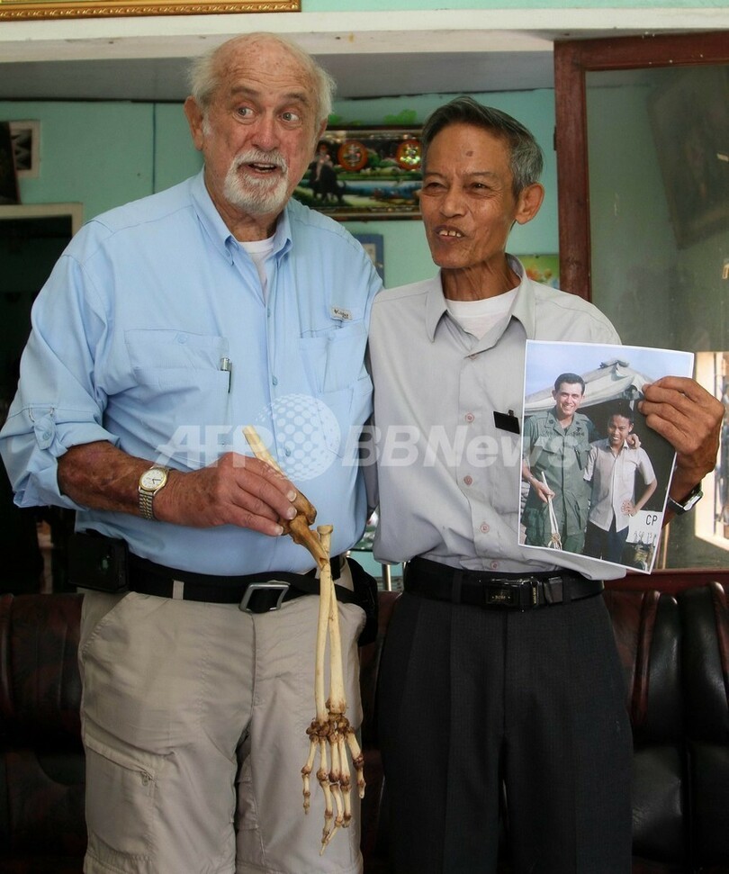 ベトナム戦争時に腕切断、骨を本人に返還 数十年ぶりの再会