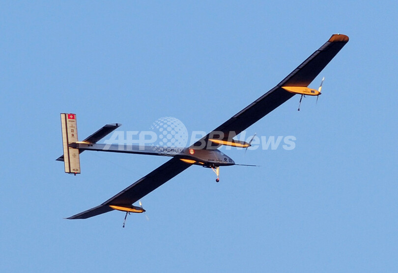 太陽光で飛ぶ「ソーラー･インパルス」、初の大陸間飛行から帰還