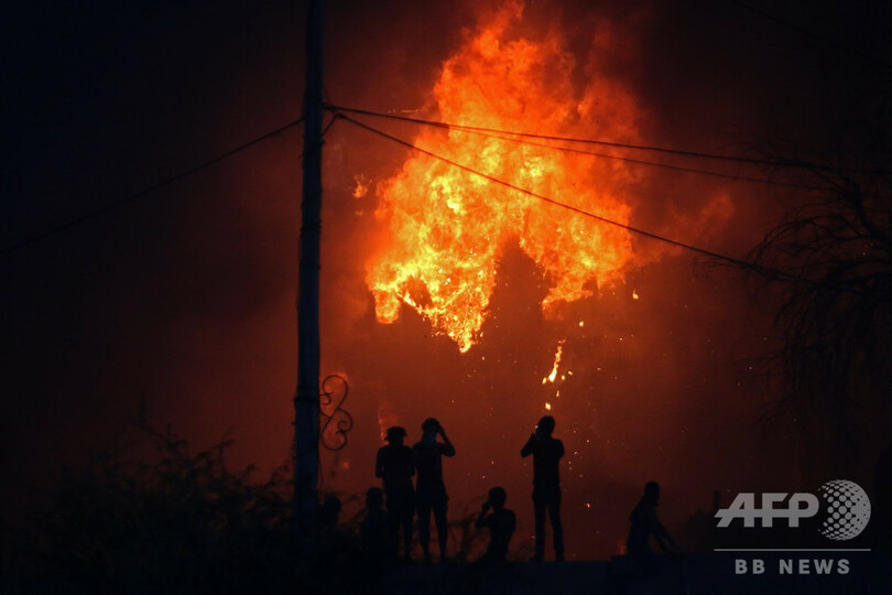 イラクで劣悪な公共サービスに抗議デモ、1人死亡 庁舎炎上