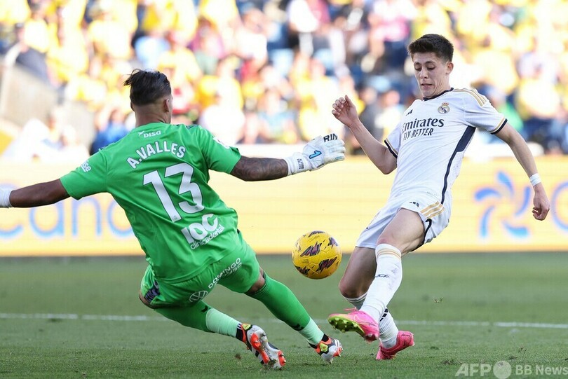 バルサが5失点敗戦、勝利したレアルと勝ち点10差