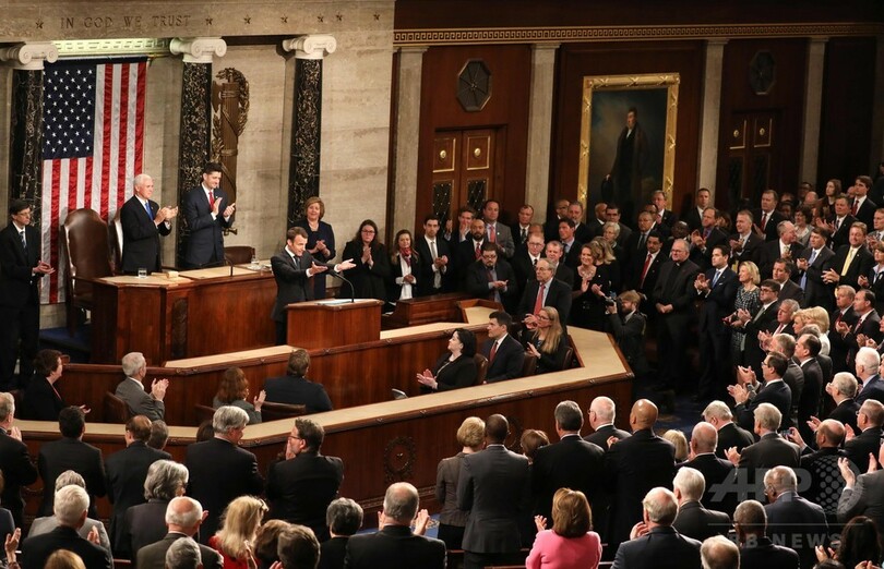 マクロン仏大統領、「米国第一主義」への反対表明 米議会演説で