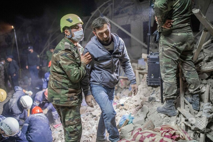 アゼルバイジャン第2の都市にミサイル、民間人に被害